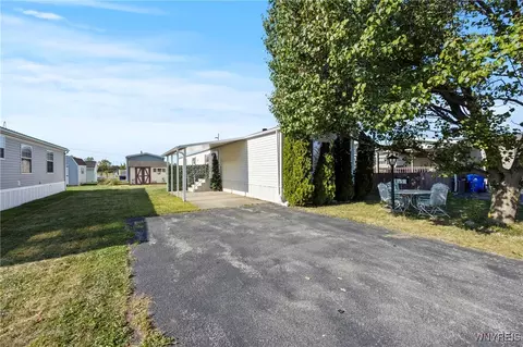 865 Birchwood Ave, Lockport, NY 14094