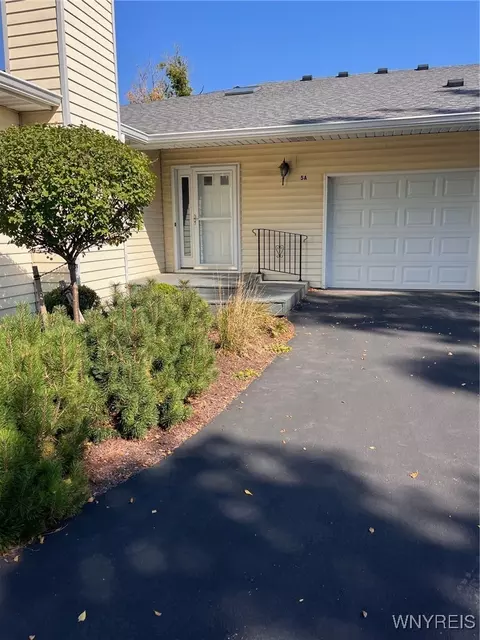 5861 Goodrich Rd #5A, Clarence Center, NY 14032