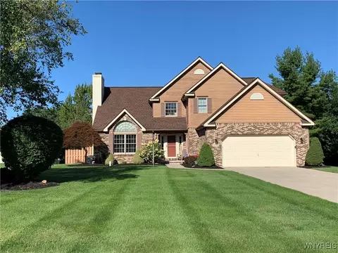 5072 Eastbrooke Pl, Buffalo, NY 14221