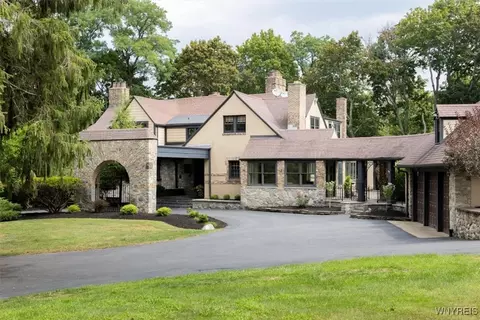 1005 Big Tree Rd, Aurora, NY 14052