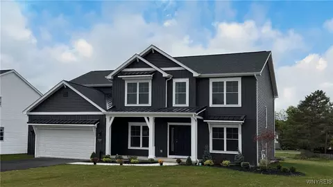 130 Sandywood Cir, Grand Island, NY 14072
