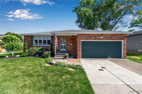 19 Wyndmoor Ct, Depew, NY 14043
