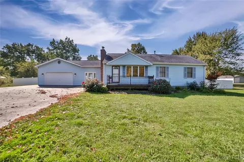 1534 Swann Rd, Lewiston, NY 14092