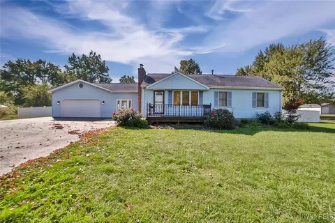 1534 Swann Rd, Lewiston, NY 14092