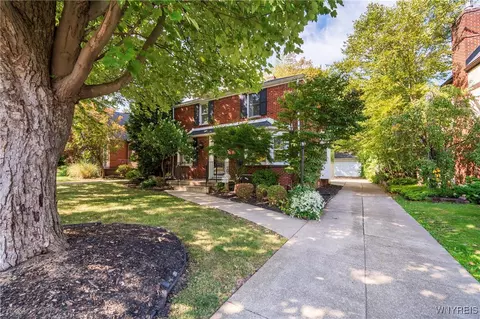 4 Hendricks Blvd, Amherst, NY 14226