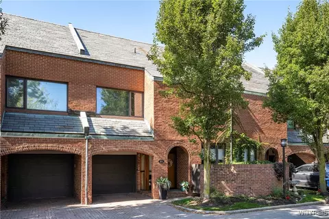 300 Rivermist Dr, Buffalo, NY 14202
