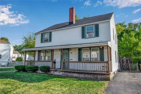 7 Matthew Ln, Cheektowaga, NY 14225