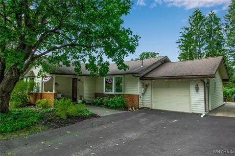 24 N Edgewood Dr, Springville, NY 14141