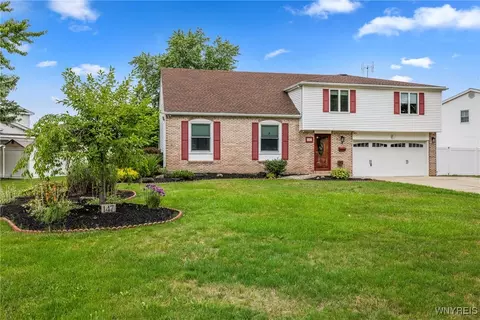 147 Ranch Trail West W, Amherst, NY 14221