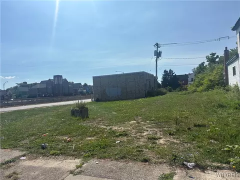 549 E Ferry St #S, Buffalo, NY 14208