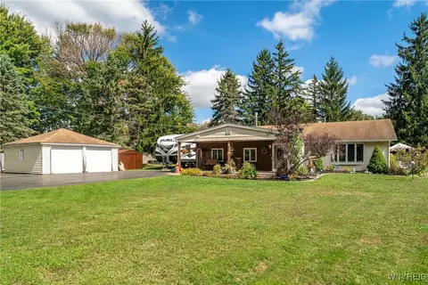 5531 Draudt Rd, Orchard Park, NY 14127
