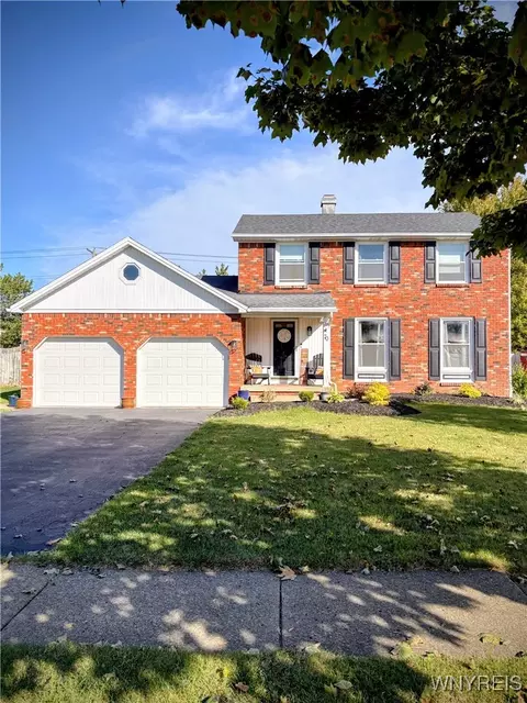 70 Pheasant Run Ln, Lancaster, NY 14086