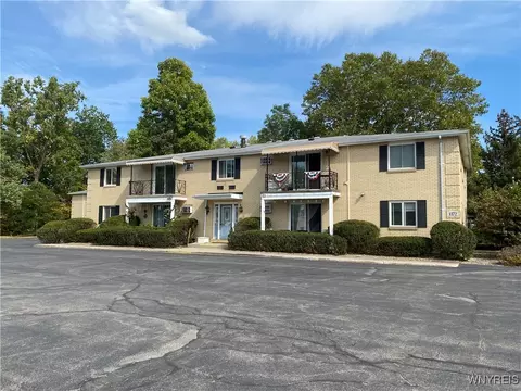 1172 Indian Church Rd #12, West Seneca, NY 14224