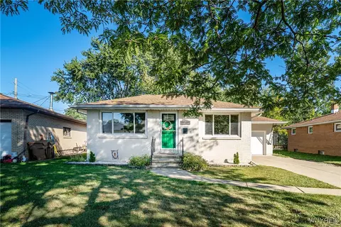 29 Constance Ln, Cheektowaga, NY 14227