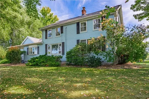 2643 County Line Rd, Ridgeway, NY 14103