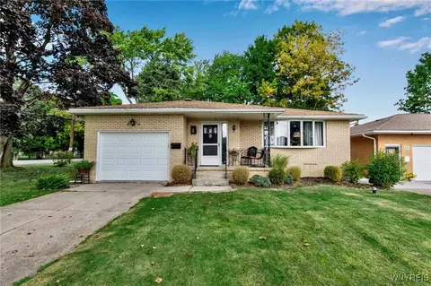 4 Brian Ln, West Seneca, NY 14224