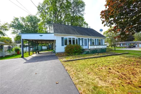 6130 Sharon Ave, Newfane, NY 14108