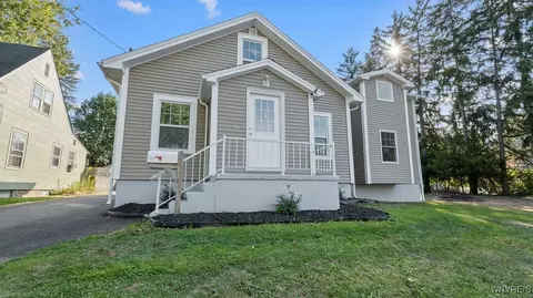 86 Garfield St, Lancaster, NY 14086