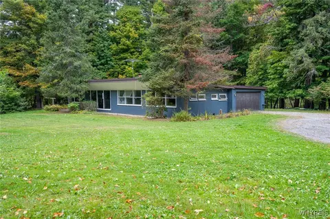 4282 Two Rod Rd, Wales, NY 14052