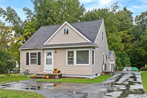 2002 Transit Rd, West Seneca, NY 14224