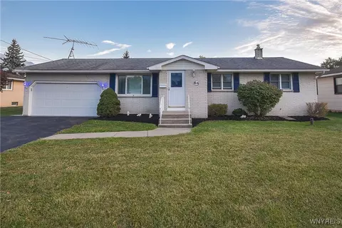 64 Gordon Ave, Lancaster, NY 14086