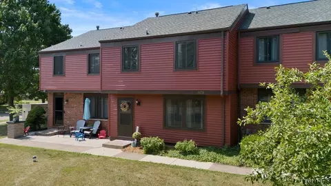 Exterior - 1170 Peppertree Dr, Evans, NY 14047 photo 2 of 5