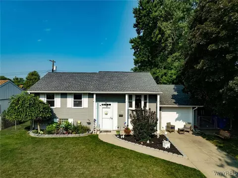 211 Ansley Ct, West Seneca, NY 14224