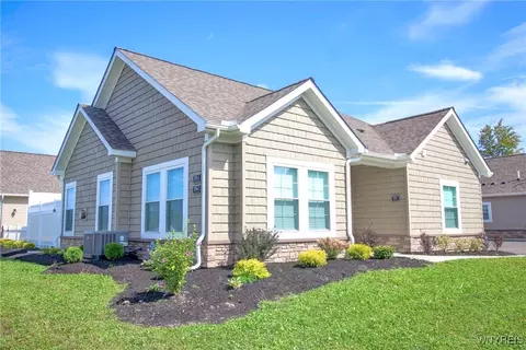 5665 Southwestern Blvd #17C, Hamburg, NY 14075