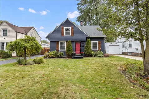 498 Lamarck Dr, Cheektowaga, NY 14225
