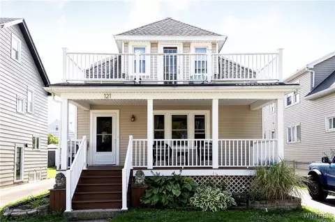 121 Hartwell Rd, Buffalo, NY 14216