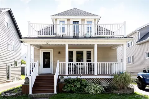 121 Hartwell Rd, Buffalo, NY 14216