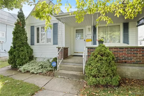2475 La Salle Ave, Niagara Falls, NY 14301