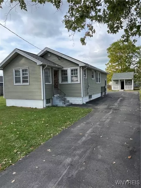 4524 Chester Ave, Niagara, NY 14305