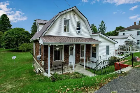 49 Rauber St, Wellsville, NY 14895
