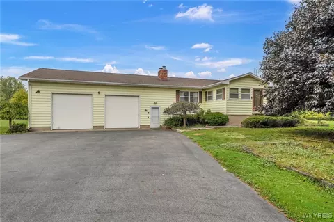 6632 Albion Rd, Oakfield, NY 14125