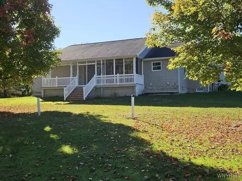 714 Broadway, Darien, NY 14040