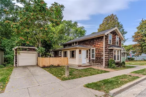 66 Evans St, Amherst, NY 14221