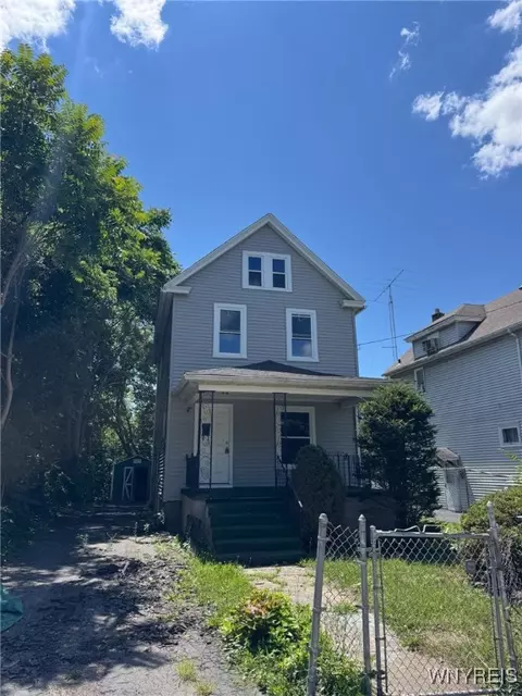 925 Grove Ave, Niagara Falls, NY 14305