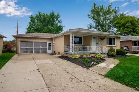 130 Suzette Dr, Cheektowaga, NY 14227