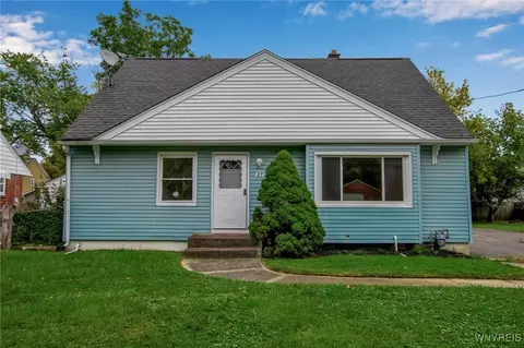 27 Dorr St, West Seneca, NY 14210