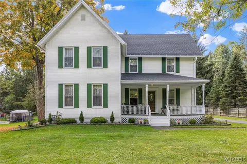 7263 Quaker Rd, Orchard Park, NY 14127