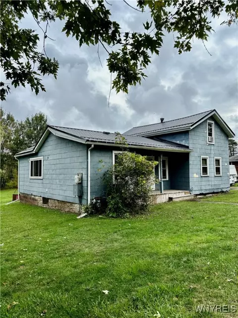 10403 Erie Rd, Irving, NY 14081