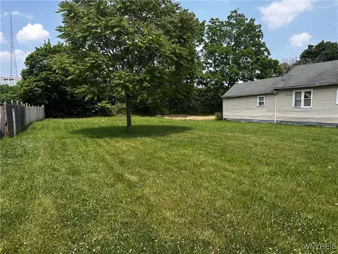 712 Perry St, Buffalo, NY 14210