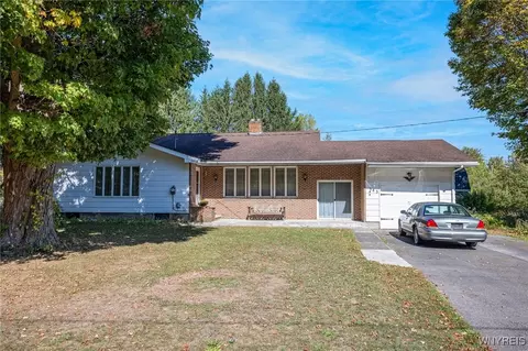 383 Scribner Rd, Pembroke, NY 14036