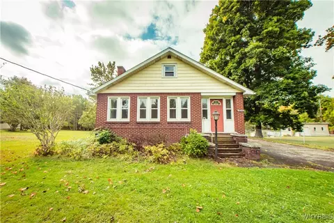 5547 Seneca St, West Seneca, NY 14224