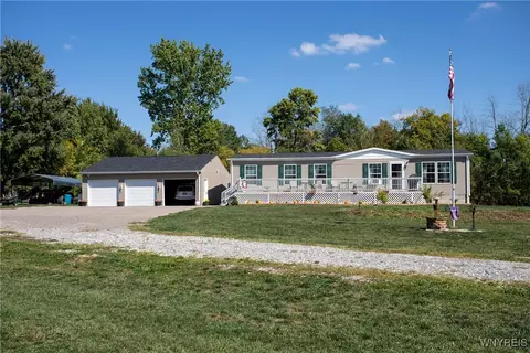 9637 Day Rd, Alexander, NY 14005