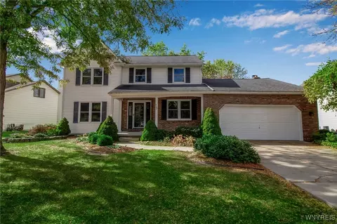 15 Opal Ct, East Amherst, NY 14051