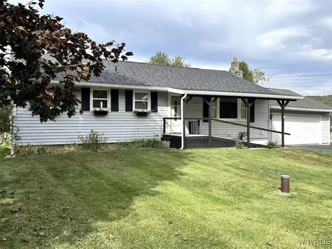 11586 Partridge Rd, Holland, NY 14080