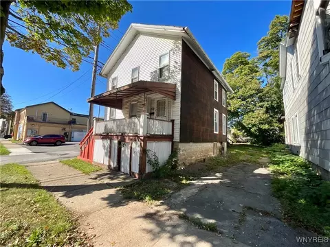 318 Ferry Ave, Niagara Falls, NY 14301