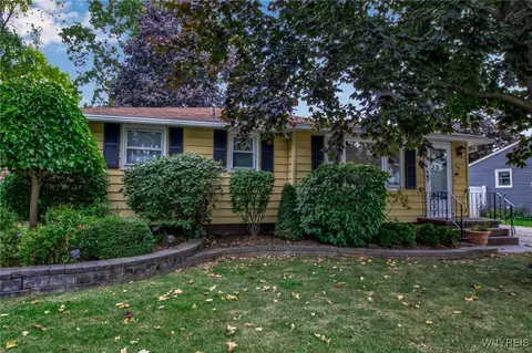 740 Remington Dr, North Tonawanda, NY 14120
